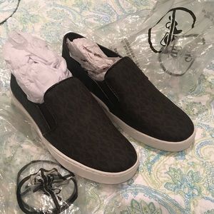 Michael Kores sneaker shoes brown logo